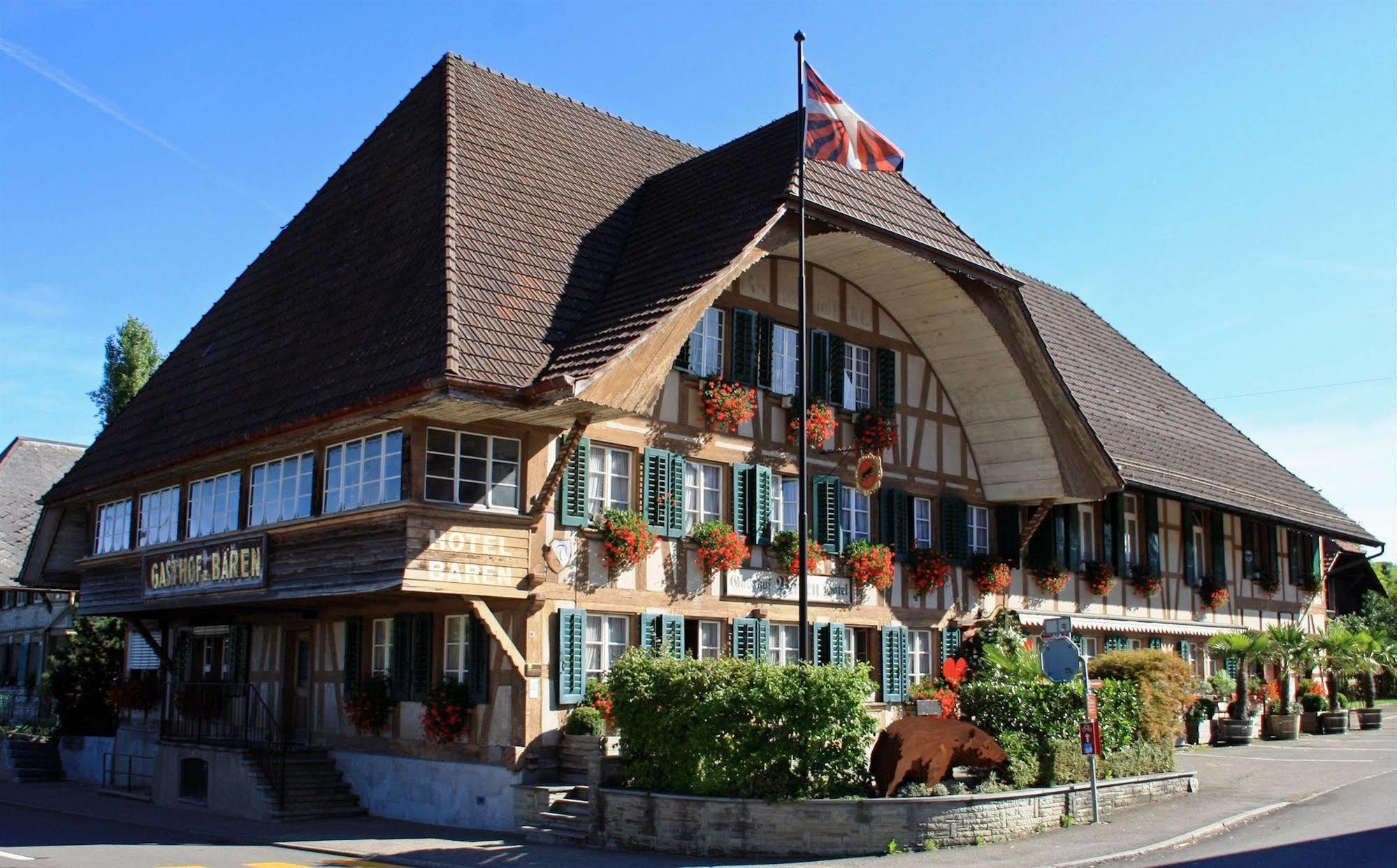 Landgasthof Baeren Madiswil Bagian luar foto